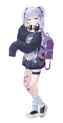 1girl absurdres ayatsuno_yuni backpack bag bandaid bandaid_on_leg bare_shoulders black_footwear black_ribbon cross-laced_footwear eldaga grey_hair hair_ribbon headphones headphones_around_neck highres long_hair long_sleeves looking_at_viewer multicolored_hair o-ring o-ring_thigh_strap off_shoulder open_mouth ribbon shoes simple_background smile solo standing stellive teeth thigh_strap virtual_youtuber white_background