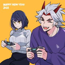 Rule 34 | 1boy, 1girl, 2022, alternate costume, arataki itto, black hair, closed eyes, closed mouth, commentary request, controller, fangs, game controller, genshin impact, grey hair, happy new year, holding, horns, kujou sara, long hair, long sleeves, new year, open mouth, playing games, ribbed sweater, rome romedo, shirt, short hair, simple background, sweat, sweater, thick eyebrows, yellow background, yellow eyes