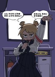 1girl :3 absurdres black_eyes blonde_hair bnm6517 commentary_request double_bun hair_bun hand_up highres holding holding_microphone jitome karaoke korean_commentary korean_text microphone music open_mouth roxie_richter school_uniform scott_pilgrim_(series) scott_pilgrim_takes_off serafuku singing solo speech_bubble translation_request