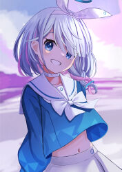 1girl arona_(blue_archive) blue_archive blue_eyes blue_hair blue_halo blue_shirt blurry blurry_background bow braid hair_bow hair_over_one_eye hairband halo highres long_sleeves looking_to_the_side midriff neckerchief open_mouth sailor_collar shirt short_hair simple_background skirt smile solo teeth tsuseki white_bow white_hairband white_neckerchief white_sailor_collar white_skirt