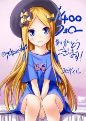 Rule 34 | 1girl, :d, abigail williams (fate), alternate costume, ayatsuri-doll, between legs, black bow, black hat, blonde hair, blue eyes, blue shirt, blush, bow, commentary request, fate/grand order, fate (series), hair bow, hand between legs, hat, head tilt, highres, long hair, looking at viewer, milestone celebration, on bed, open mouth, parted bangs, shirt, short sleeves, sitting, smile, solo, t-shirt, tissue box, translation request, twitter username, very long hair, yellow bow