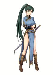 Rule 34 | 1girl, absurdres, bare legs, boots, breasts, brown footwear, crossed arms, dress, earrings, fingerless gloves, fire emblem, fire emblem: the blazing blade, fire emblem heroes, full body, gloves, green eyes, green hair, highres, jewelry, knee boots, leg up, long hair, looking at viewer, lyn (fire emblem), medium breasts, nintendo, official art, pelvic curtain, ponytail, side slit, simple background, smile, solo, standing, sword, very long hair, weapon, white background, yamada koutarou