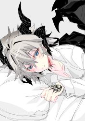 Rule 34 | 1boy, bed, bed sheet, blue eyes, closed mouth, collarbone, command spell, dragon boy, dragon horns, dragon wings, fate/apocrypha, fate (series), haoro, horns, looking at viewer, lying, male focus, on bed, pillow, sieg (fate), simple background, smile, solo, wings