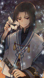 1boy aquaplus brown_hair closed_mouth highres holding holding_mask holding_sword holding_weapon katana long_hair long_sleeves looking_at_viewer male_focus mask mole mole_under_eye negitempura red_eyes smile solo solo_focus sword ukon_(utawarerumono) utawarerumono utawarerumono:_itsuwari_no_kamen weapon