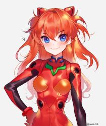 Rule 34 | 1girl, :3, artist name, bad id, bad pixiv id, blue eyes, blush, bodysuit, breasts, grey background, hand on own hip, neon genesis evangelion, orange hair, plugsuit, seoji, simple background, small breasts, smile, solo, souryuu asuka langley, two side up