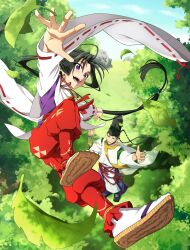 2boys absurdres black_hair day forest green_eyes hakama hakama_pants hat highres houjou_tokiyuki_(nige_jouzu_no_wakagimi) japanese_clothes kariginu long_hair long_sleeves male_focus morita_yuu multiple_boys nature nige_jouzu_no_wakagimi open_mouth outdoors pants parted_bangs ponytail purple_eyes sash sidelocks_tied_back smile suwa_yorishige_(nige_jouzu_no_wakagimi) tate_eboshi tree very_long_hair wide_sleeves