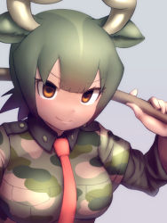 Rule 34 | &gt;:), 1girl, absurdres, animal ears, aurochs (kemono friends), bad id, bad pixiv id, breast pocket, brown eyes, brown hair, camouflage, camouflage shirt, closed mouth, collared shirt, commentary request, cow ears, cow horns, dark-skinned female, dark skin, empty eyes, green hair, hand up, highres, holding, holding weapon, horizontal pupils, horns, kemono friends, layered sleeves, long sleeves, looking at viewer, medium hair, multicolored hair, necktie, okome kogashi, parted bangs, pocket, red necktie, shirt, short over long sleeves, short sleeves, solo, v-shaped eyebrows, weapon, wing collar