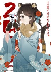 Rule 34 | 1girl, 2022, absurdres, animal ears, artist name, text background, black gloves, black hair, blue kimono, chinese zodiac, commentary, english commentary, english text, floral print, fur scarf, furisode, gloves, hair bun, happy new year, highres, holding, holding paper, japanese clothes, kimono, long sleeves, looking at viewer, medium hair, mixed-language commentary, new year, obi, omikuji, original, paper, ponytail, print kimono, sash, shidare (youh4016), sidelocks, simple background, single hair bun, smile, solo, standing, swept bangs, tail, tiger ears, tiger girl, tiger tail, white background, wide sleeves, year of the tiger