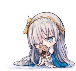 Rule 34 | 1girl, anastasia (fate), barefoot, beni shake, blue cloak, blue eyes, blush, bow, brown hair, chibi, cloak, commentary request, covered mouth, fate/grand order, fate (series), hair bow, hair over one eye, hairband, long hair, lowres, silver hair, sitting, solo, very long hair, white background, yellow bow, yellow hairband