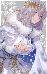 Rule 34 | 1boy, blue eyes, bowing, cape, fate/grand order, fate (series), fur-trimmed cape, fur trim, grey hair, highres, kujiraoka, looking at viewer, male focus, oberon (fate), short hair, smile, snow, solo, white cape