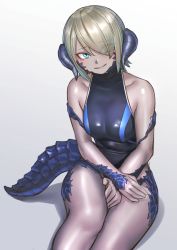 Rule 34 | 1girl, au ra, warrior of light (ff14), bare shoulders, blonde hair, blue eyes, breasts, closed mouth, final fantasy, final fantasy xiv, hair over one eye, head tilt, highres, horns, kilye kairi, large breasts, looking at viewer, medium hair, one-piece swimsuit, one eye covered, own hands together, purple one-piece swimsuit, scales, simple background, sitting, smile, solo, swimsuit, tail, white background