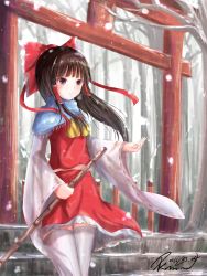 Rule 34 | 1girl, alternate eye color, ascot, bad id, bad pixiv id, bamboo broom, bare tree, black hair, blush, bow, broom, cowboy shot, dated, detached sleeves, frilled skirt, frills, hair bow, hair tubes, hakurei reimu, hand up, highres, kinom (sculpturesky), long hair, midriff, open hand, parted lips, purple eyes, red shirt, red skirt, ribbon-trimmed sleeves, ribbon trim, scarf, shirt, signature, skirt, snow, snowing, solo, stairs, thighhighs, torii, touhou, tree, white thighhighs, wide sleeves, wind, zettai ryouiki