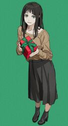 Rule 34 | 1girl, absurdres, black footwear, black hair, black skirt, chainsaw man, commentary, eyelashes, gift, green background, green eyes, high heels, highres, holding, holding gift, long hair, long skirt, looking at viewer, parted lips, santa claus (chainsaw man), shiren (ourboy83), simple background, skirt, smile, solo