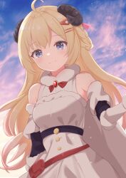 Rule 34 | 1girl, ahoge, bare shoulders, blonde hair, blue eyes, blue sky, braid, brooch, cloud, commentary request, detached sleeves, fur collar, hair ornament, hairclip, highres, hololive, horns, jewelry, long hair, long sleeves, looking at viewer, pouch, sheep girl, sheep horns, shizukuma, sky, smile, solo, tsunomaki watame, tsunomaki watame (1st costume), virtual youtuber