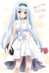 Rule 34 | 1girl, anniversary, bag, black bag, bow, brown eyes, dress, feet out of frame, flower, green hairband, hairband, handbag, holding, jewelry, kantai collection, kitagawa mikio, necklace, one-hour drawing challenge, pearl necklace, red flower, red rose, rose, shoukaku (anniversary) (kancolle), shoukaku (kancolle), simple background, solo, white background, white bow, white dress, white hair