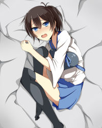 Rule 34 | 10s, 1girl, 96neko96, black thighhighs, blue eyes, blush, brown hair, highres, japanese clothes, kaga (kancolle), kantai collection, looking at viewer, lying, naoto (96neko96), on bed, on side, pleated skirt, side ponytail, skirt, solo, thighhighs, zettai ryouiki