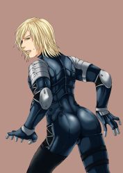 Rule 34 | 1boy, androgynous, ass, atsushi himuro, back, blonde hair, blue eyes, bodysuit, clenched teeth, elbow pads, from behind, highres, looking at viewer, male focus, metal gear (series), metal gear solid 2: sons of liberty, raiden (metal gear), shiny clothes, simple background, solo, sweat, sweatdrop, teeth, thigh strap