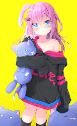 Rule 34 | 1girl, black hoodie, black socks, blue eyes, blush, closed mouth, clothes writing, commentary request, drawstring, english text, hair ornament, hair over one eye, hairclip, heart, heart hair ornament, highres, hood, hood down, hoodie, kneehighs, kouda suzu, long sleeves, looking at viewer, nose blush, hugging object, off shoulder, one side up, original, pink hair, sleeves past fingers, sleeves past wrists, socks, solo, stuffed animal, stuffed cat, stuffed toy, yellow background