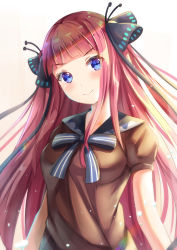 Rule 34 | &gt;:), 1girl, absurdres, black ribbon, black sailor collar, blue bow, blunt bangs, blush, bow, breasts, brown background, brown shirt, closed mouth, commentary request, go-toubun no hanayome, gradient background, hair ribbon, head tilt, highres, holmemee, long hair, medium breasts, nakano nino, puffy short sleeves, puffy sleeves, purple eyes, red hair, ribbon, sailor collar, shirt, short sleeves, smile, solo, striped, striped bow, two side up, upper body, v-shaped eyebrows, very long hair, white background
