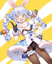 1girl animal_ears bare_shoulders black_gloves blue_hair blush_stickers bow braid breasts bridal_garter carrot carrot_hair_ornament cleavage clothing_cutout coat coat_dress cowboy_shot creature detached_sleeves diagonal-striped_background don-chan_(usada_pekora) dress extra_ears food-themed_hair_ornament fur-trimmed_dress fur-trimmed_gloves fur_scarf fur_trim garter_straps gloves hair_between_eyes hair_bow hair_intakes hair_ornament hand_on_own_hip hand_up highres hololive index_finger_raised lace_background leotard long_braid long_hair looking_at_viewer mocousa-chan multicolored_hair open_mouth orange_eyes pantyhose playboy_bunny pom_pom_(clothes) print_coat puffy_short_sleeves puffy_sleeves rabbit-shaped_pupils rabbit_girl ribbon short_sleeves small_breasts smile solo solo_focus strapless strapless_leotard striped_background symbol-shaped_pupils teeth thick_eyebrows twin_braids twintails two-tone_background two-tone_hair underboob_cutout upper_teeth_only usada_pekora usada_pekora_(1st_costume) virtual_youtuber white_background white_bow white_coat white_dress white_hair white_sleeves yellow_background