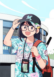 Rule 34 | 1girl, absurdres, aragon honnin, backpack, bag, baseball cap, black hair, blue sky, blush, bracelet, building, cloud, cloudy sky, freckles, glasses, hat, highres, jewelry, lanyard, long hair, looking at viewer, open mouth, original, outdoors, print shirt, red bag, shirt, short sleeves, sky, smile, solo, upper body