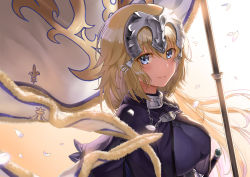 Rule 34 | 1girl, absurdres, ayul (ayulneri 92), blonde hair, blue eyes, cape, capelet, closed mouth, commentary request, fate/apocrypha, fate/grand order, fate (series), fur trim, gradient background, headpiece, highres, jeanne d&#039;arc (fate), jeanne d&#039;arc (ruler) (fate), long hair, long sleeves, looking at viewer, petals, plackart, smile, solo, standard bearer, sword, upper body, very long hair, weapon