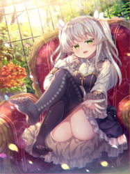 Rule 34 | 1girl, baimi, capura lin, clothes pull, dong jin meng mi, glass wall, green eyes, hair ornament, highres, long hair, looking at viewer, open mouth, pantyhose, pantyhose pull, silver hair, sitting, solo, suiji