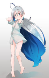 Rule 34 | 1girl, ahoge, arms behind head, arms up, bare legs, barefoot, blue eyes, blue hair, blush, closed mouth, comah, full body, gradient background, grey background, grey shirt, groin, hair between eyes, kantai collection, kiyoshimo (kancolle), leg up, legs apart, long hair, low-tied long hair, multicolored hair, naked shirt, no panties, shirt, short sleeves, silver hair, smile, solo, standing, standing on one leg, tareme, two-tone hair, very long hair