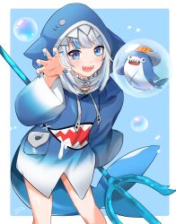 Rule 34 | 1girl, absurdres, animal hood, bloop (gawr gura), blue eyes, blue hair, blue nails, bubble, fins, fish tail, gawr gura, gawr gura (1st costume), hand on own hip, highres, holding trident, hololive, hololive english, hood, looking at viewer, medium hair, shark girl, shark hood, shark tail, sharp teeth, sidelocks, sowa (tropic thunder), tail, teeth, upper teeth only, virtual youtuber, white hair