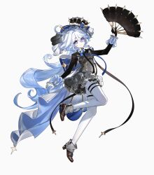 Rule 34 | 1girl, absurdres, ahoge, asymmetrical gloves, back bow, black gloves, black hat, black shrug, blue eyes, bow, brown footwear, curly hair, dress, folding fan, frilled dress, frilled sleeves, frills, from side, full body, furina (genshin impact), genshin impact, gloves, grey dress, hair intakes, hand fan, hat, hat bow, highres, holding, holding fan, leg up, long hair, long sleeves, looking at viewer, mismatched gloves, neck ribbon, ribbon, simple background, smile, solo, tachi-e, thigh strap, thighhighs, top hat, white background, white gloves, white hair, white thighhighs, xianyangyutoumalingshu