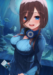 Rule 34 | 1girl, absurdres, aquarium, bag, blue eyes, blue sweater, blush, breasts, brown hair, cleavage, clownfish, fish, from side, glass, go-toubun no hanayome, hair between eyes, handbag, headphones, headphones around neck, highres, hiyoku, holding, large breasts, long hair, looking at viewer, nakano miku, open mouth, orca, pamphlet, pov dating, school of fish, sea turtle, shark, smile, solo, stingray, sweater, teeth, tropical fish, turtle, underwater, upper body, upper teeth only, water