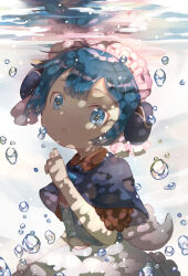 Rule 34 | 1boy, apron, blue eyes, blue hair, child, crossdressing, dress, hair between eyes, highres, made in abyss, male focus, maruruk, open mouth, reflection, short hair, solo, sparkling eyes, suicchonsuisui, trap, underwater, water