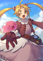 Rule 34 | 1girl, ahoge, bird, blonde hair, blue sky, blush, brown bag, brown gloves, brown jacket, cloud, commentary request, cowboy shot, dated, dress, eric flay, fang, flask, flat chest, frilled dress, frills, gloves, hair bobbles, hair ornament, jacket, long hair, looking at viewer, maya (ragnarok the animation), merchant (ragnarok online), one eye closed, open mouth, pink dress, poring, potion, ragnarok online, ragnarok the animation, round-bottom flask, shrug (clothing), signature, sky, slime (creature), smile, twintails, yellow eyes