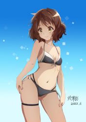 Rule 34 | 1girl, absurdres, artist name, bikini, blue background, breasts, brown eyes, brown hair, contrapposto, dated, front-tie bikini top, front-tie top, gradient background, grey bikini, hibike! euphonium, highres, looking at viewer, multi-strapped bikini, navel, oumae kumiko, short hair, small breasts, solo, standing, suzawa aya, swimsuit