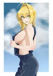Rule 34 | 1girl, ahoge, bare shoulders, blonde hair, blue overalls, blue sky, blush, breasts, fate/extra, fate (series), green eyes, hair intakes, highres, large breasts, long hair, looking at viewer, naked overalls, nero claudius (fate), nero claudius (fate) (all), nero claudius (fate/extra), open mouth, overalls, sawatarou (roto), sideboob, sky, smile, solo