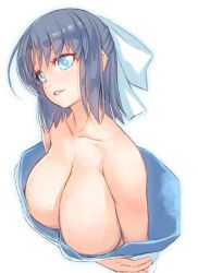 Rule 34 | 10s, 1girl, bare shoulders, black hair, blue eyes, bow, breast hold, breasts, cleavage, female focus, gradient background, hair bow, japanese clothes, large breasts, looking at viewer, senran kagura, senran kagura shinovi versus, short hair, smile, solo, upper body, white background, yumi (senran kagura), yuuji (and)