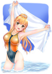 Rule 34 | 1girl, arms up, blonde hair, competition swimsuit, green eyes, long hair, mashinatsu, one-piece swimsuit, original, ponytail, reiji-sss, soaking feet, solo, standing, swimsuit, towel, wading, water
