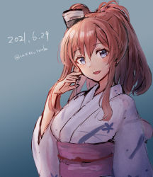 Rule 34 | 1girl, alternate costume, brown hair, commentary request, dated, gradient background, grey background, grey eyes, japanese clothes, kantai collection, kimono, long hair, looking at viewer, one-hour drawing challenge, ponytail, saratoga (kancolle), side ponytail, sidelocks, smile, smokestack hair ornament, solo, twitter username, upper body, white kimono, wss (nicoseiga19993411), yukata