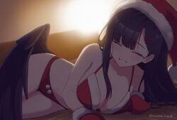 1girl absurdres bikini black_hair black_wings blue_archive breasts feathered_wings fur-trimmed_bikini fur-trimmed_mittens fur_trim hair_ornament hairclip hat highres ichika_(blue_archive) kanashi_kum0 large_breasts long_hair low_wings lying mittens on_side red_bikini red_hat red_mittens santa_bikini santa_hat smile solo swimsuit wings