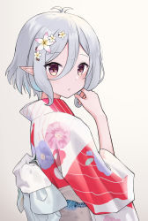 Rule 34 | 1girl, antenna hair, blush, brown background, closed mouth, commentary request, flower, from side, gradient background, grey hair, hair between eyes, hair flower, hair ornament, hand up, highres, japanese clothes, kimono, kokkoro (princess connect!), long sleeves, looking at viewer, looking to the side, nagisa (cxcx5235), obi, pointy ears, princess connect!, sash, short hair, smile, solo, upper body, white flower, wide sleeves