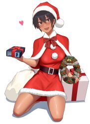 1girl :d black_eyes black_hair box breasts capelet christmas christmas_wreath commentary_request dark-skinned_female dark_skin dress full_body fur-trimmed_capelet fur-trimmed_dress fur-trimmed_headwear fur_trim gift gift_box hat highres kneeling kuronami_(lvi) lvi medium_breasts open_mouth original red_capelet red_dress santa_costume santa_dress santa_hat short_hair simple_background smile solo tan tanline tomboy white_background wreath