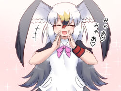 Rule 34 | 1girl, bird girl, bird tail, bird wings, black-tailed gull (kemono friends), black hair, blonde hair, blush, bow, bowtie, dress, grey hair, hair between eyes, head wings, highres, kemono friends, long hair, looking at viewer, mo23, multicolored hair, open mouth, short sleeves, smile, solo, tail, white hair, wings