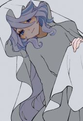 Rule 34 | 1girl, blue eyes, blue hair, closed mouth, furina (genshin impact), genshin impact, grey background, hair between eyes, highres, hood, hood up, hooded robe, long hair, long sleeves, looking at viewer, mismatched pupils, multicolored hair, robe, simple background, solo, taikan (caiye 7), very long hair, white hair, white robe