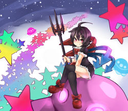 Rule 34 | &gt;:), 1girl, ahoge, asymmetrical wings, black hair, black thighhighs, bow, crossed legs, holding, houjuu nue, kanabun, looking at viewer, polearm, red eyes, shoes, short hair, sitting, smile, solo, thighhighs, touhou, trident, ufo, v-shaped eyebrows, weapon, wings, wrist cuffs