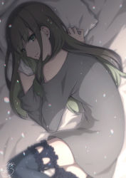 Rule 34 | 1boy, asymmetrical legwear, bed sheet, blunt bangs, blunt ends, brown hair, green eyes, green hair, gretel (sinoalice), hinata mizuiro, legband, long hair, looking at viewer, lying, male focus, on bed, on side, parted lips, pillow, reality arc (sinoalice), sidelocks, signature, sinoalice, solo, thighhighs, trap, zettai ryouiki