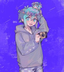 Rule 34 | 1boy, arm up, basil (headspace) (omori), basil (omori), blackwh01396023, blush, camera, character doll, flower, green eyes, green hair, grey hoodie, head wreath, highres, holding, holding camera, hood, hoodie, long sleeves, looking at viewer, official alternate costume, omori, open mouth, short hair, smile, solo, stuffed toy