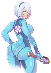 Rule 34 | 1girl, absurdres, ass, blue bodysuit, bob cut, bodysuit, breasts, closed mouth, cosplay, crossover, energy sword, green eyes, greenmarine, hair over one eye, headband, highres, holding, holding sword, holding weapon, large breasts, lips, looking at viewer, looking back, metroid, nier:automata, nier (series), nintendo, samus aran, samus aran (cosplay), short hair, simple background, solo, sword, weapon, white background, white hair, 2b (nier:automata), zero suit