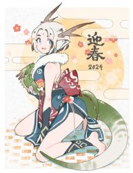 Rule 34 | 1girl, 2024, back bow, bare shoulders, barefoot, between legs, blue eyes, blue kimono, bow, chinese zodiac, commentary, dragon horns, dragon tail, egasumi, from side, full body, fur-trimmed kimono, fur trim, hand between legs, highres, holding, horns, japanese clothes, kimono, kneeling, looking at viewer, on floor, open mouth, original, pointy ears, red bow, short hair, side slit, sleeveless, sleeveless kimono, solo, tail, tsukudani yosuke, white hair, year of the dragon