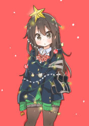 Rule 34 | 1girl, bag, black jacket, black pantyhose, blush, bow, bowtie, brown eyes, brown hair, christmas, christmas lights, commentary request, green sweater, jacket, long hair, long sleeves, looking at viewer, original, pantyhose, red background, red bow, red bowtie, school bag, school uniform, sleeves past wrists, sodapop (iemaki), solo, standing, sweater