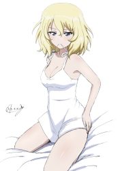 Rule 34 | 1girl, artist name, bed sheet, blonde hair, blue eyes, blush, breasts, bukkuri, chemise, cleavage, closed mouth, commentary, dated, girls und panzer, half-closed eyes, hand on own hip, kneeling, light blush, lingerie, looking at viewer, medium breasts, medium hair, messy hair, mouth hold, on bed, oshida (girls und panzer), signature, simple background, smile, solo, underwear, white background